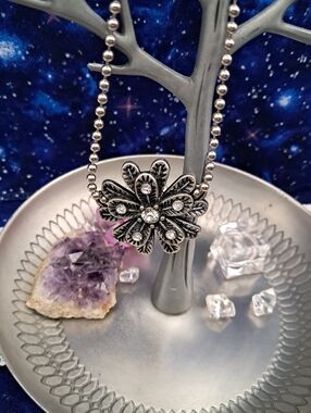 Intricate Daisy Crystal Pendant Ball Chain Necklace (Silvertone)